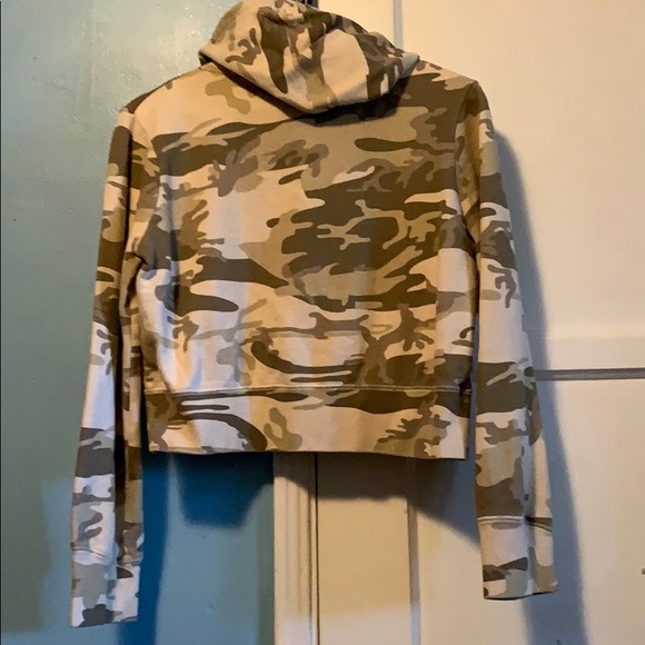 BCBG Cropped Camo Hoodie - Picture 3 of 5